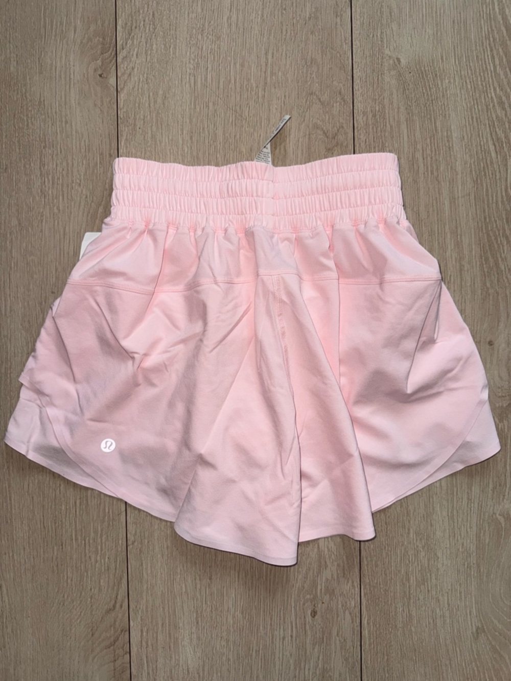 Lululemon Shake It Out High-Rise Running Short 2.5"
Pink Pearl Sz: XXS